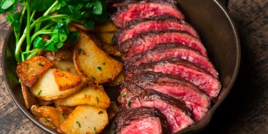 Recette Filet de boeuf, jus au voastiperifery et totems de pommes de terre